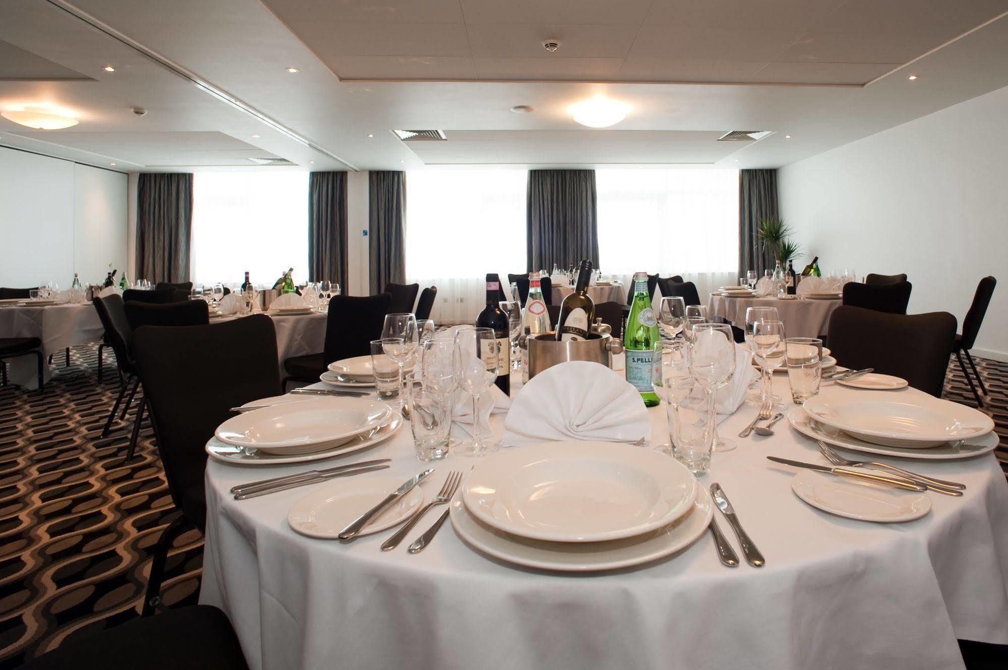 Holiday Inn Derby Riverlights By Ihg Restaurant bilde